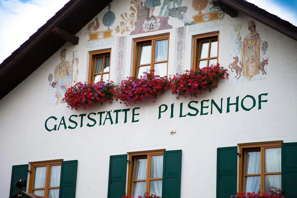 Guest house Landgasthof Pilsenhof Entenbraterei Hechendorf am Pilsensee