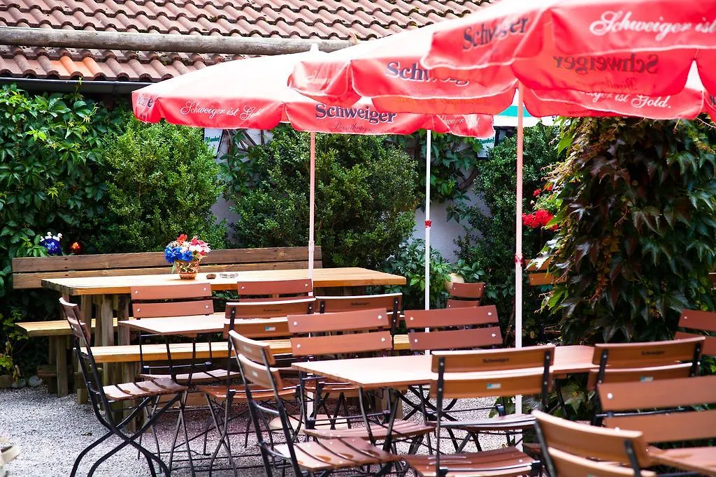 Landgasthof Pilsenhof Entenbraterei Hechendorf am Pilsensee Guest house