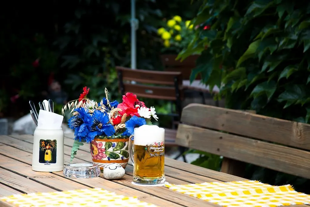Guest house Landgasthof Pilsenhof Entenbraterei Hechendorf am Pilsensee